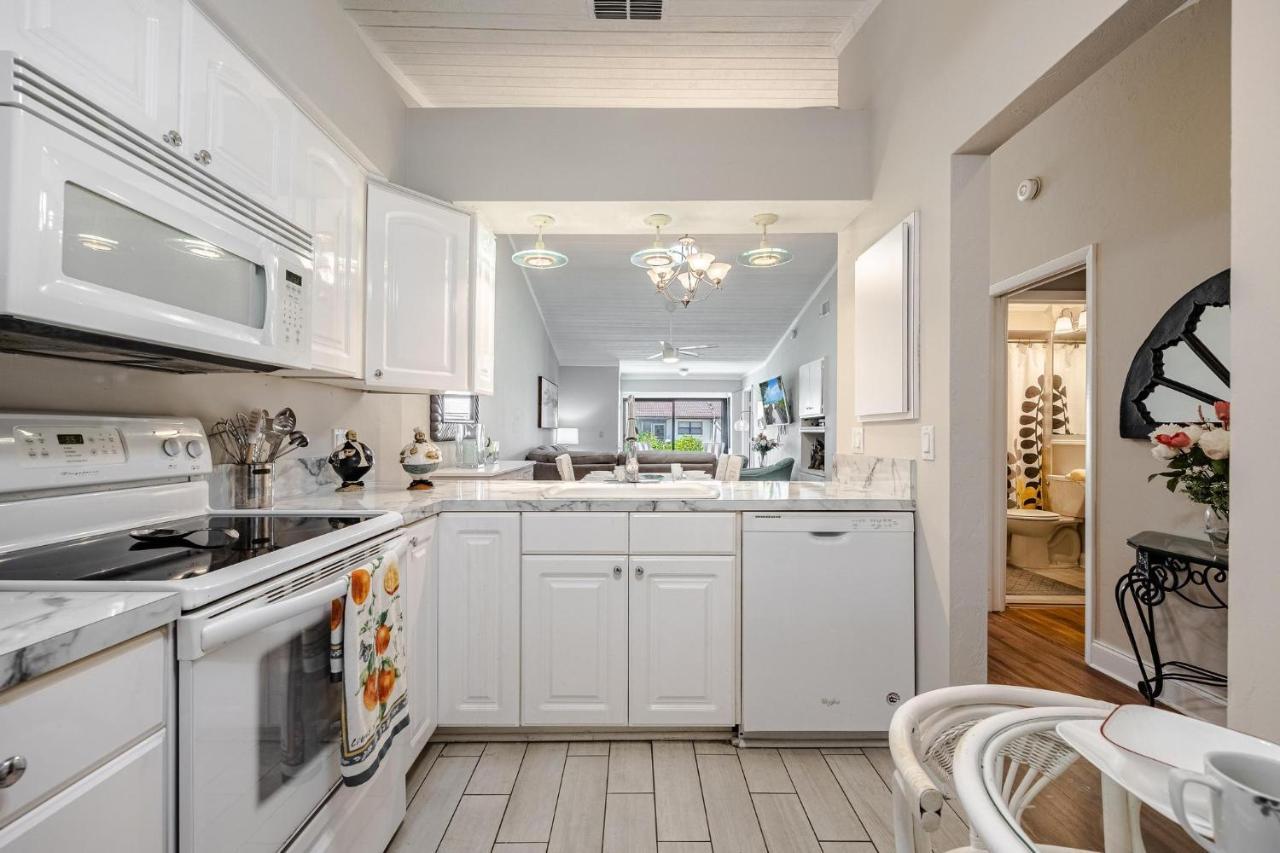 Association, Tennis Courts And Pool, Sleeps 4 - Cinnamon Cove Cozy Condo Fort Myers Kültér fotó